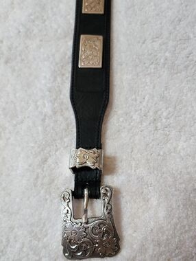 Olga Santini Women's Black Leather Belt Silver Floral Buckle Size M Preowned